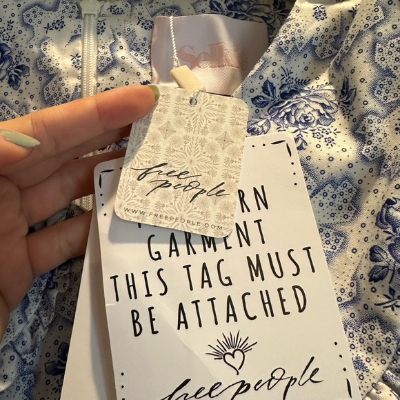 Selkie Milk Flower Cottage Jane Dress - Size Small - Picture 3 of 4